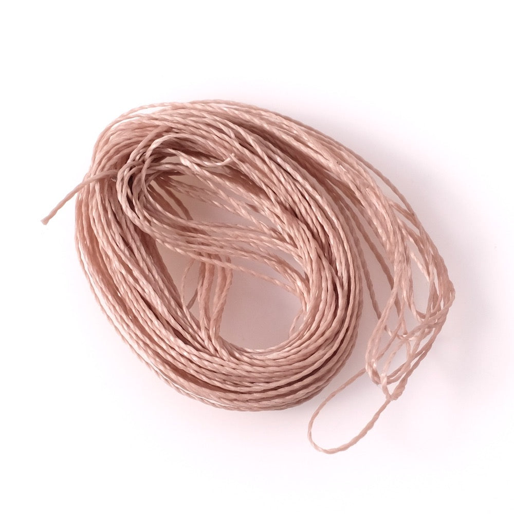 10 mètres de fil ciré Linhasita 0,5mm pour micro macramé - Taupe clair