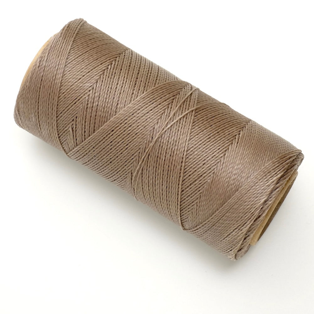 10 mètres de fil ciré Linhasita 0,5mm pour micro macramé - Taupe clair