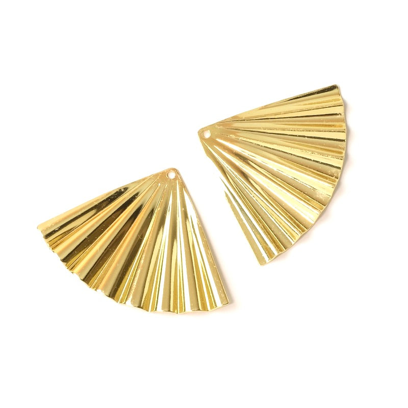 2 pendentifs Eventails ondulés en laiton Doré à l&#39;or fin 24K