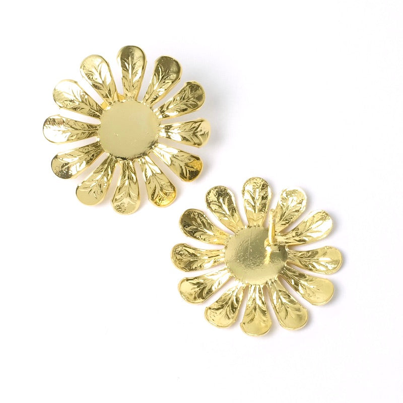 Boucles d&#39;oreilles clous Fleurs marguerite en laiton doré à l&#39;or fin 24K, la paire