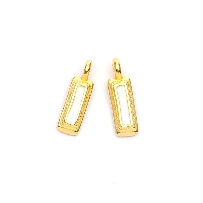 2 petits Pendentifs rectangle ethnique émaillé blanc doré 24K