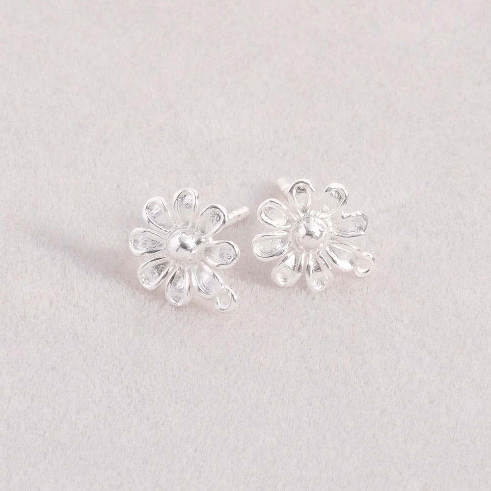 Boucles d'oreilles clous fleur pâquerettes en laiton Argenté 925 Premium, la paire